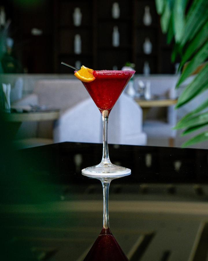 Waves Aqua Resort Kenitra Exterior photo A cosmopolitan garnished with a lime wheel