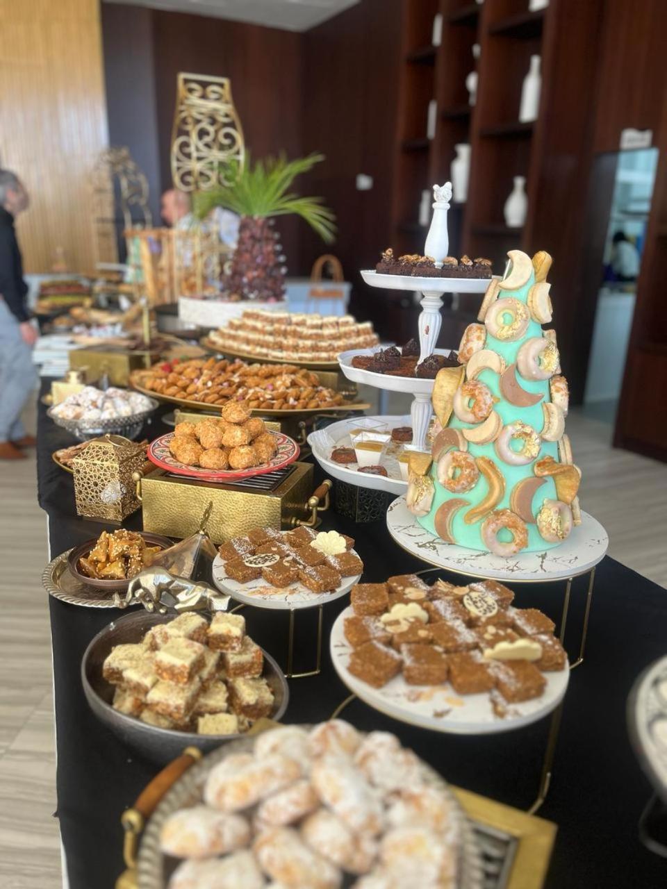 Waves Aqua Resort Kenitra Exterior photo A selection of Moroccan sweets